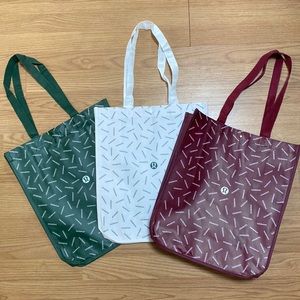 ❤️ 3 Large Brand New Lululemon Holiday Tote Bags
